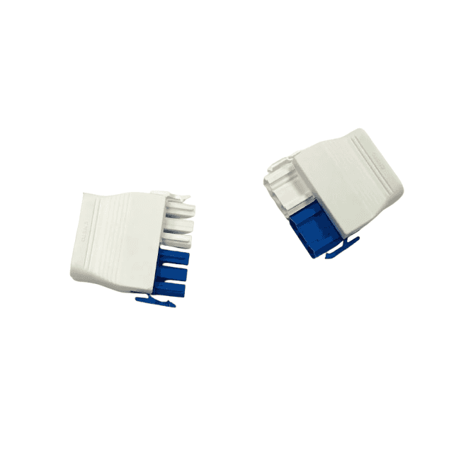 Regin  6 Way Socket C/w Strain Relief White/Blue - REGE106
